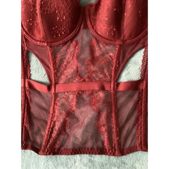 Victoria Secret Corset - Picture 9 of 13